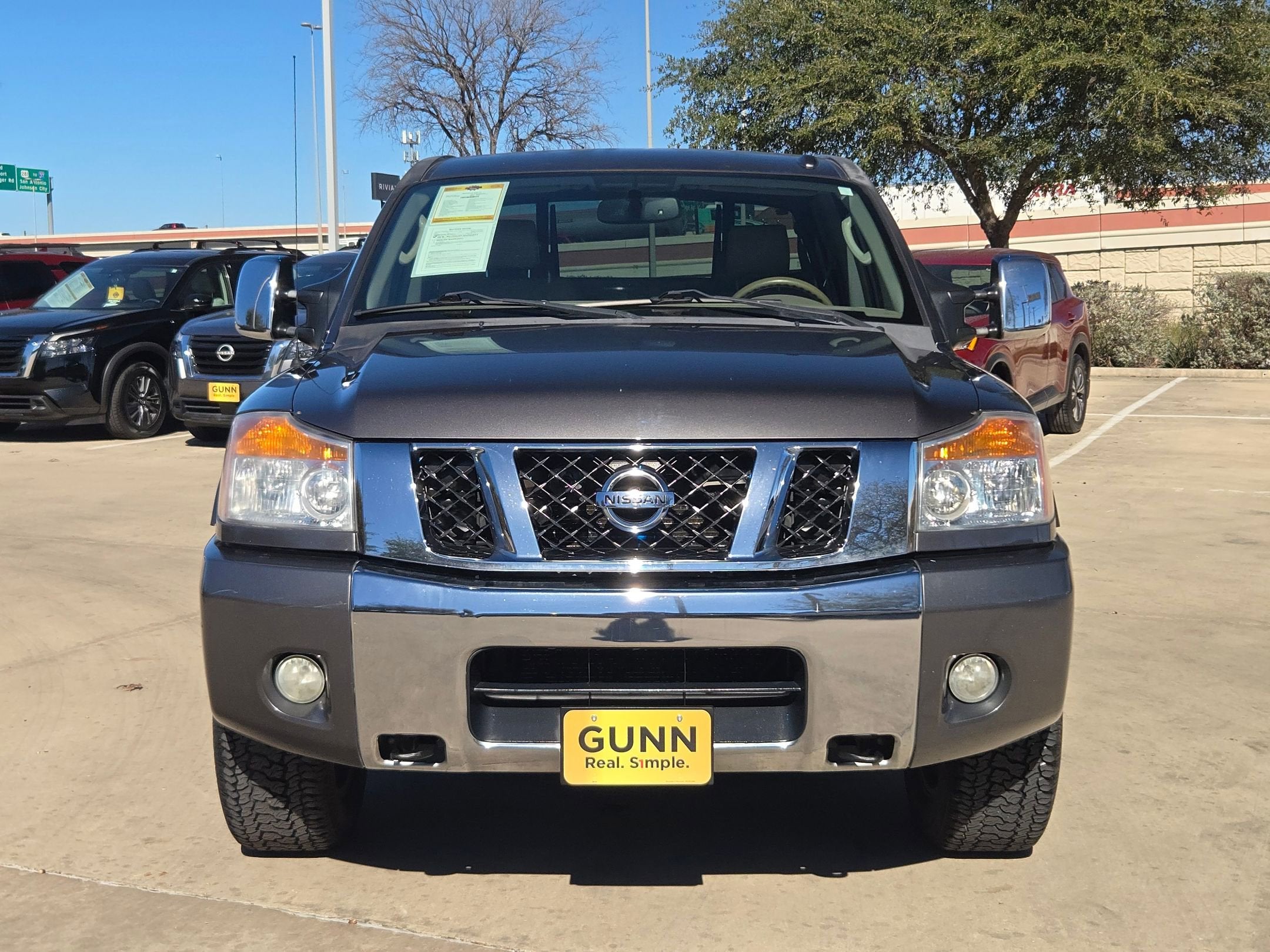 2009 Nissan Titan LE