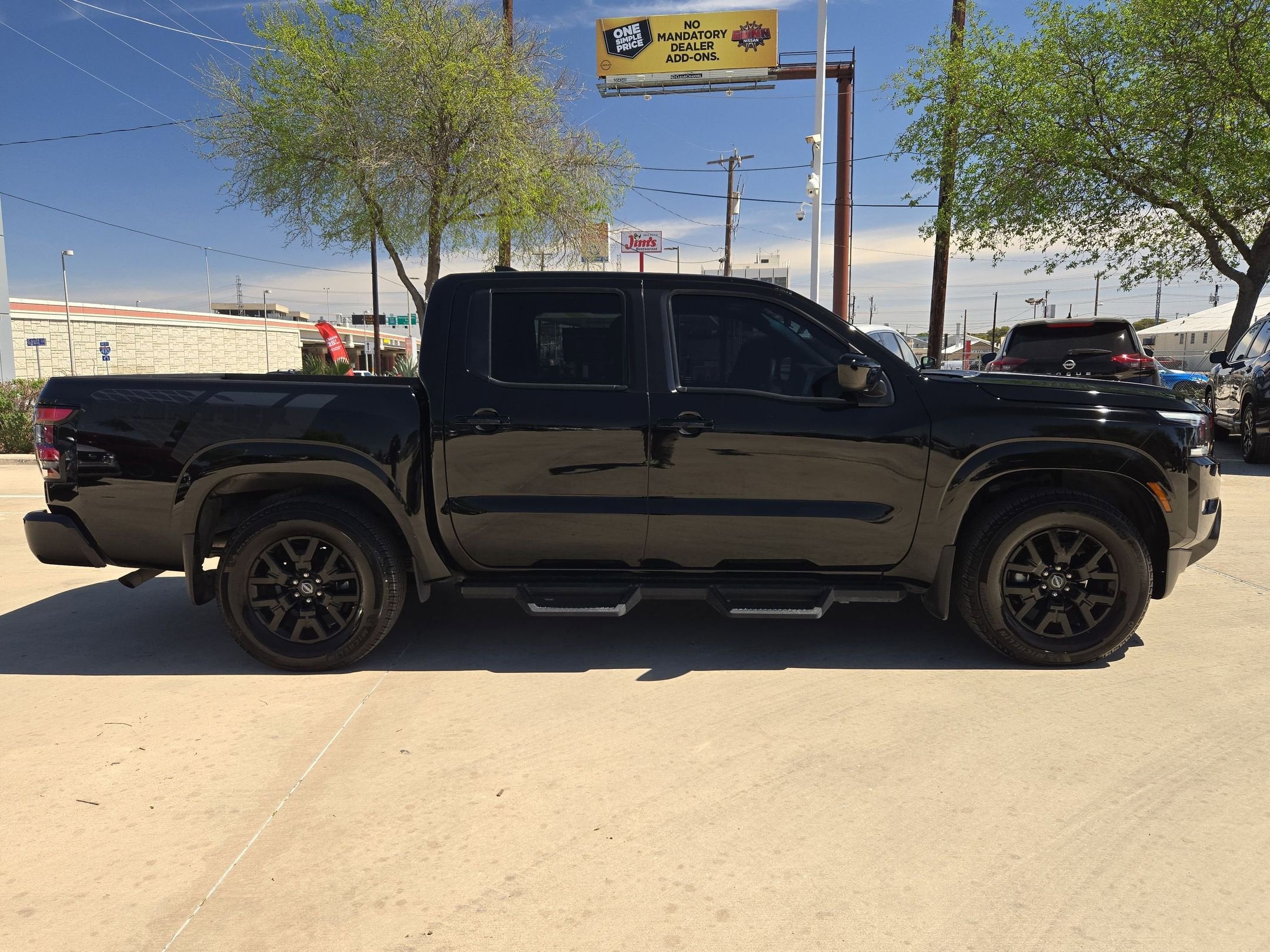 2023 Nissan Frontier Crew Cab SV