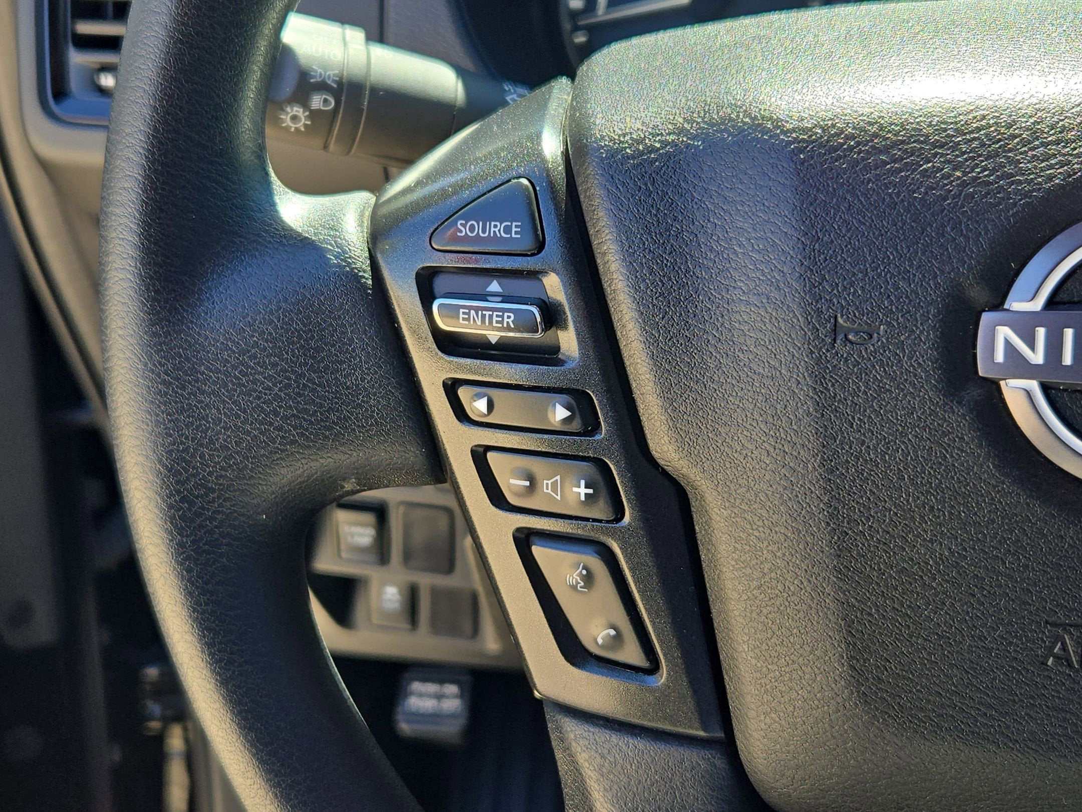 2023 Nissan Frontier Crew Cab SV