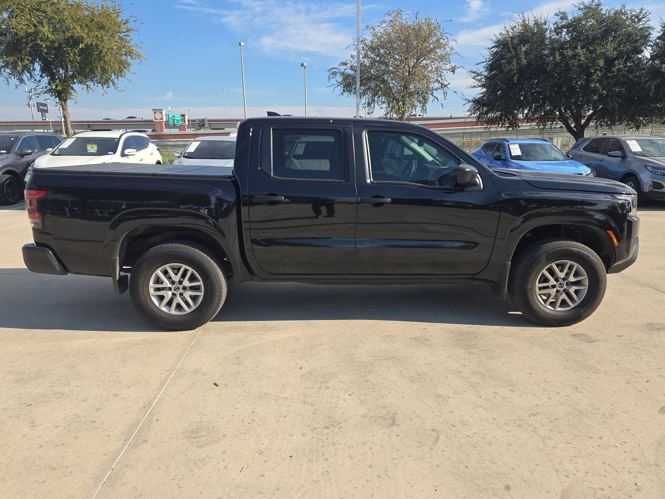 2023 Nissan Frontier S