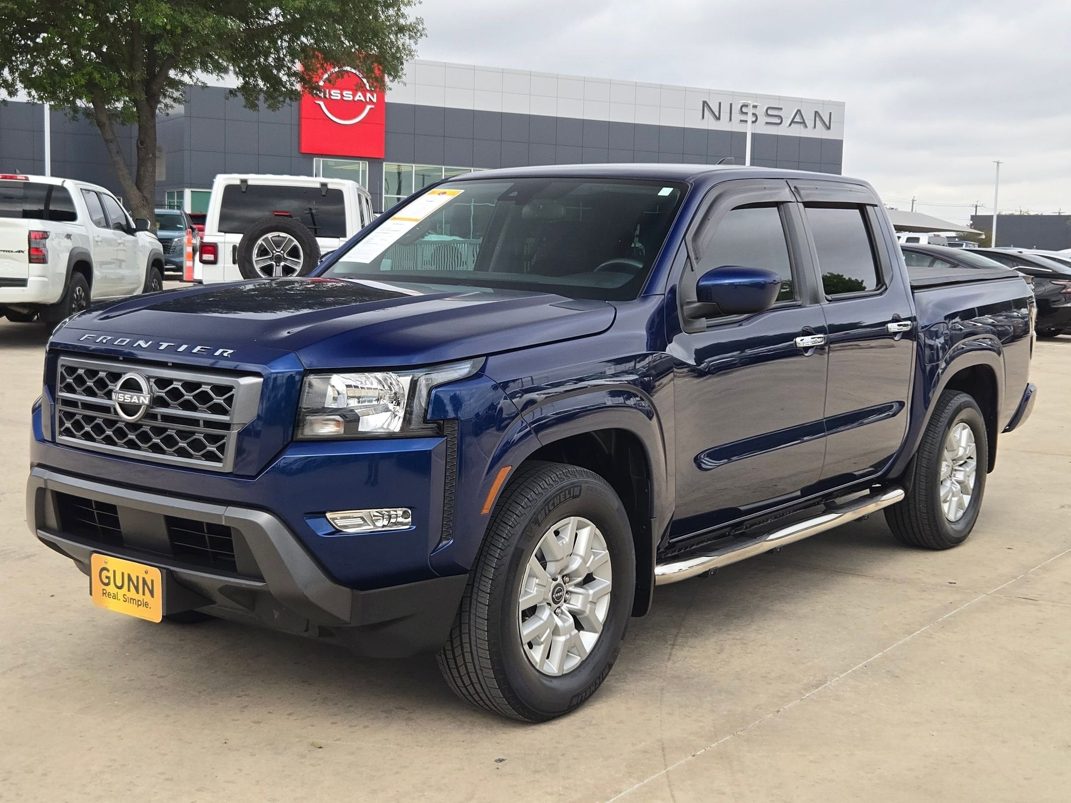 2023 Nissan Frontier SV