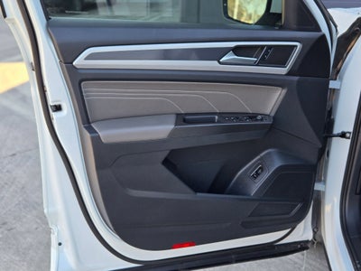 2022 Volkswagen Atlas Cross Sport 2.0T SEL R-Line