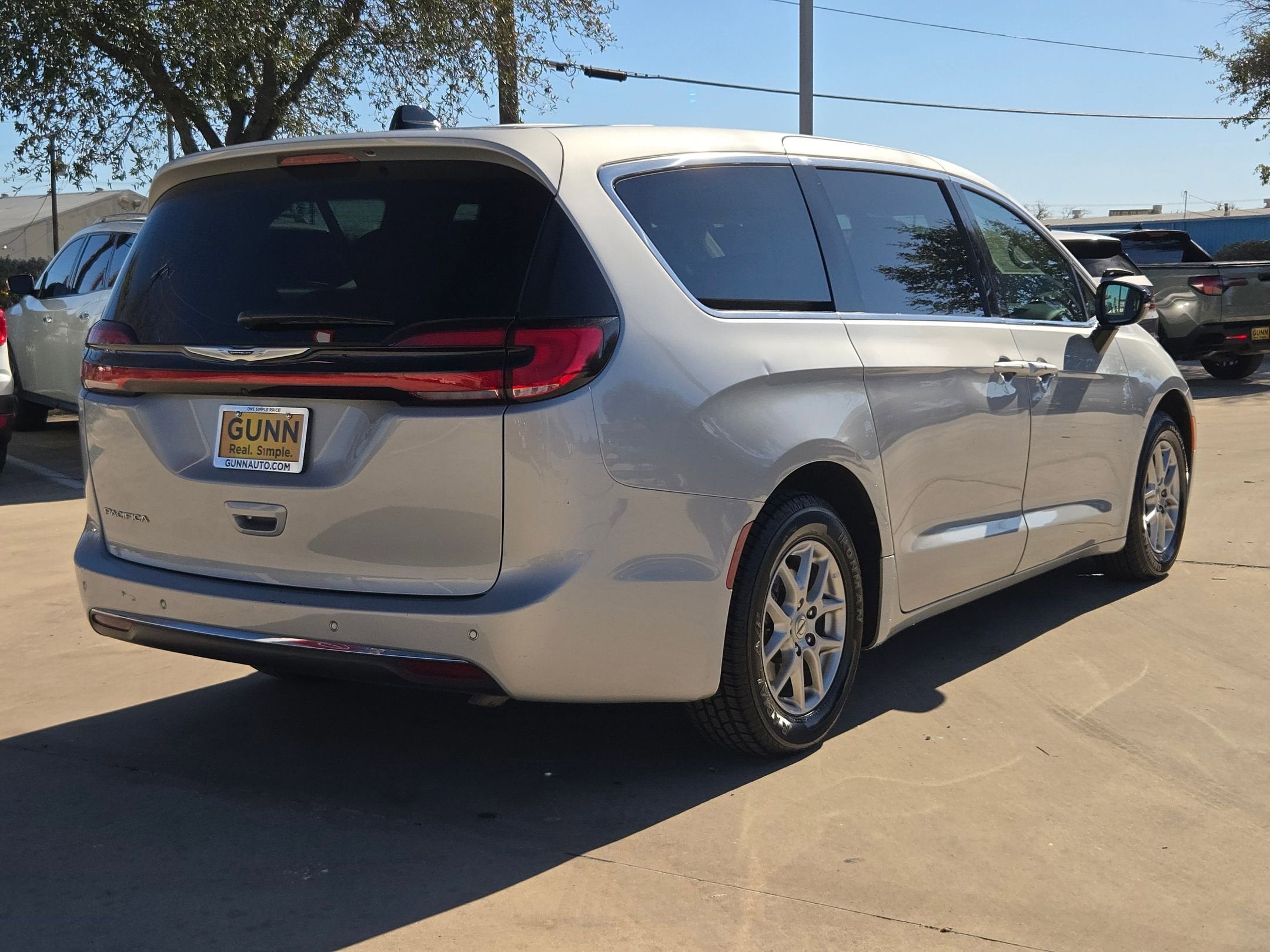 2024 Chrysler Pacifica Touring L