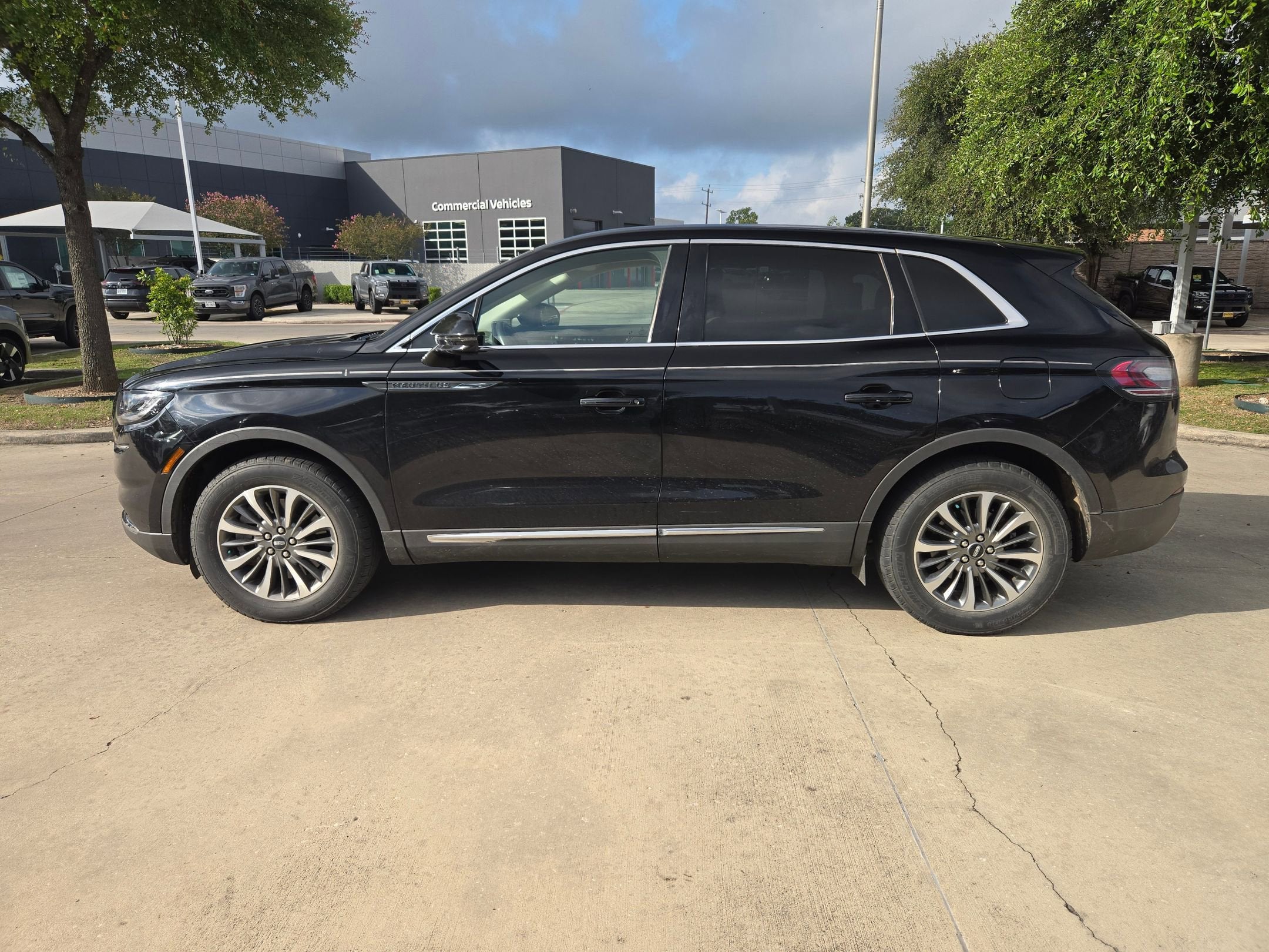 2022 Lincoln Nautilus Standard