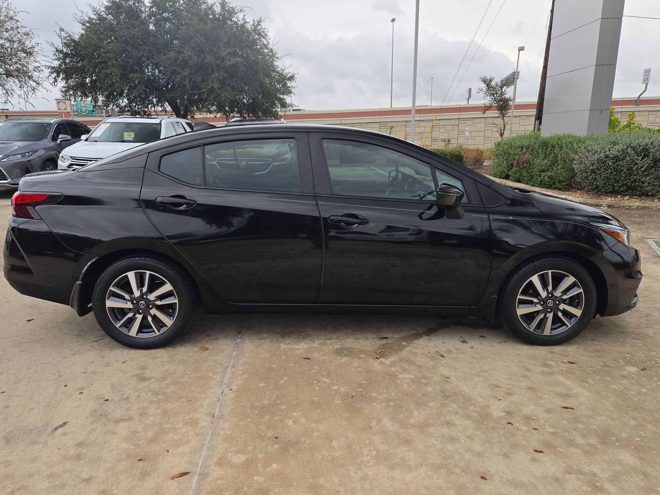 2020 Nissan Versa SV