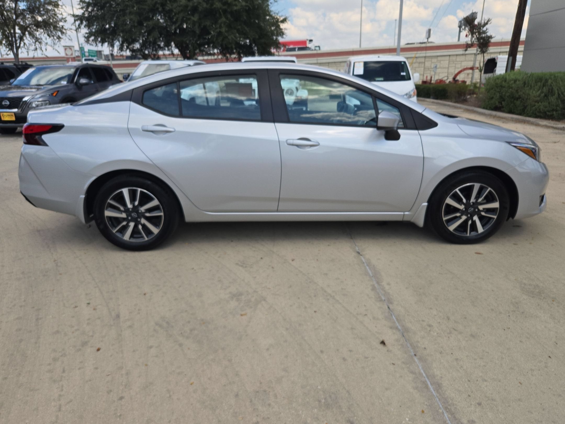 2025 Nissan Versa SV