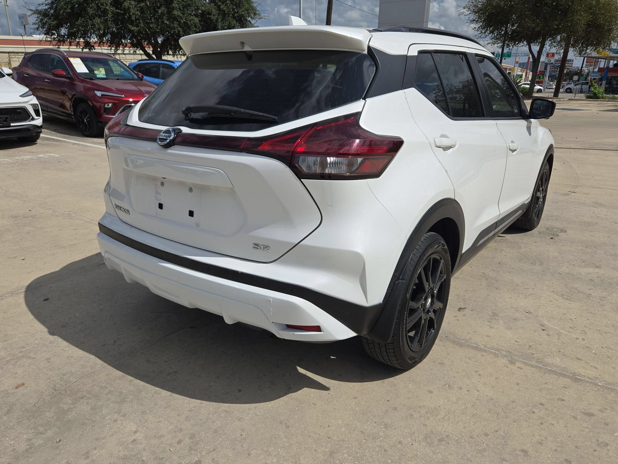 2021 Nissan Kicks SR