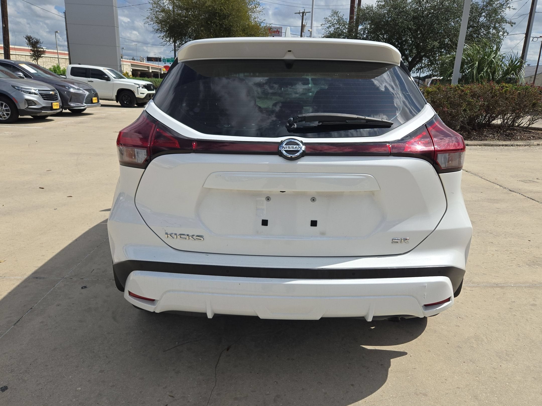 2021 Nissan Kicks SR