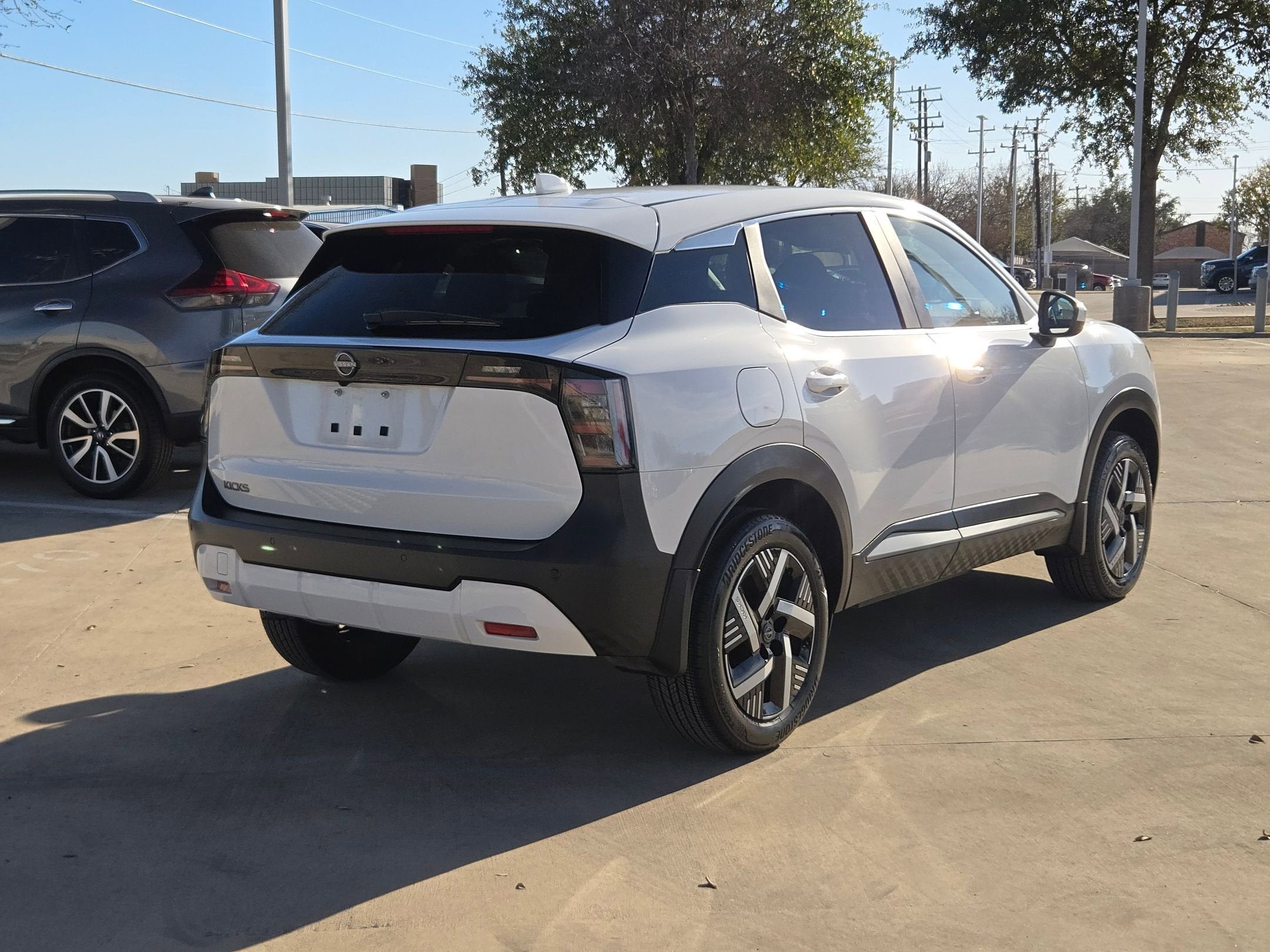 2025 Nissan Kicks SV