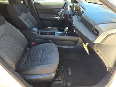 2025 Nissan Kicks SV
