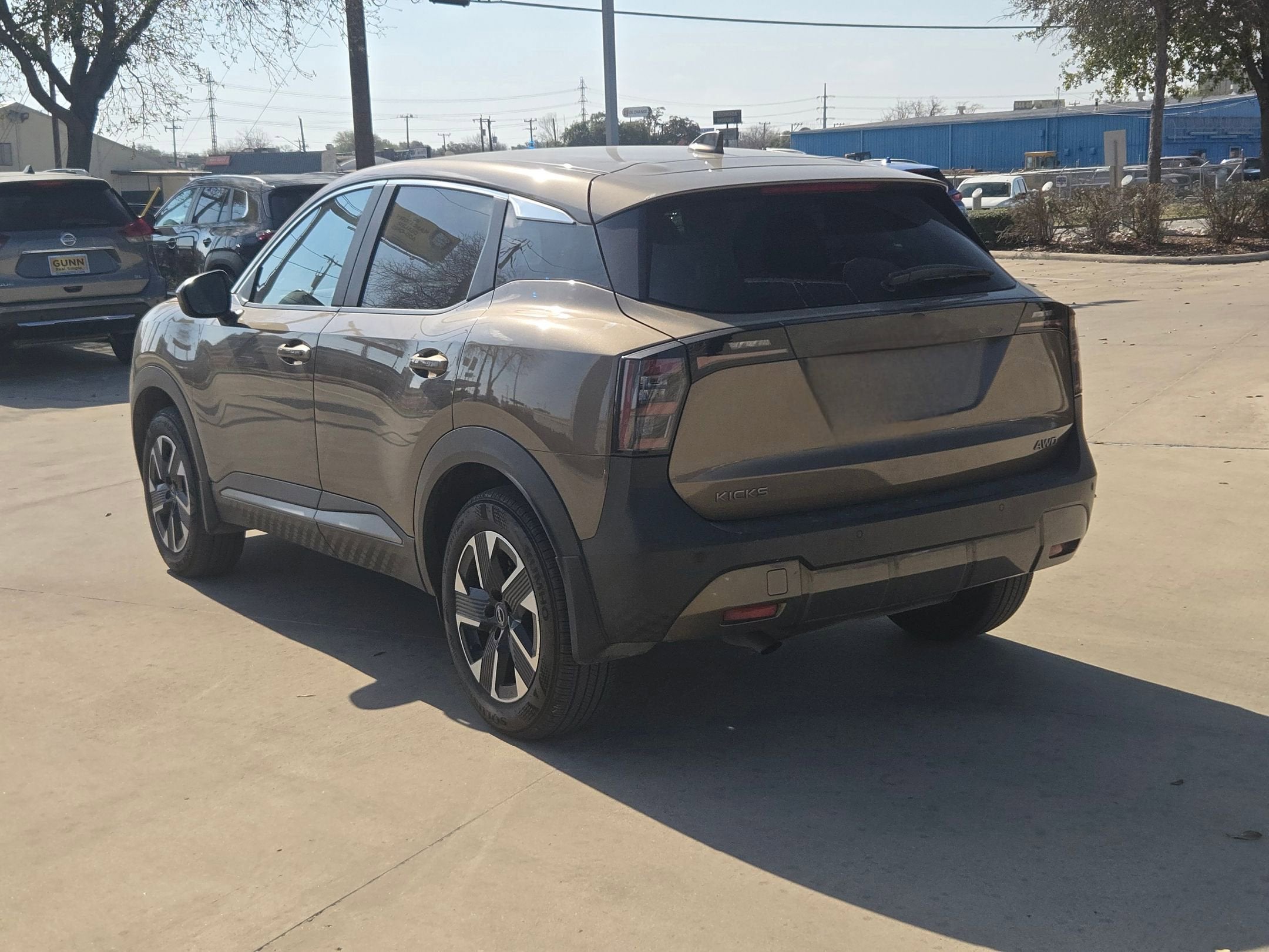 2025 Nissan Kicks SV