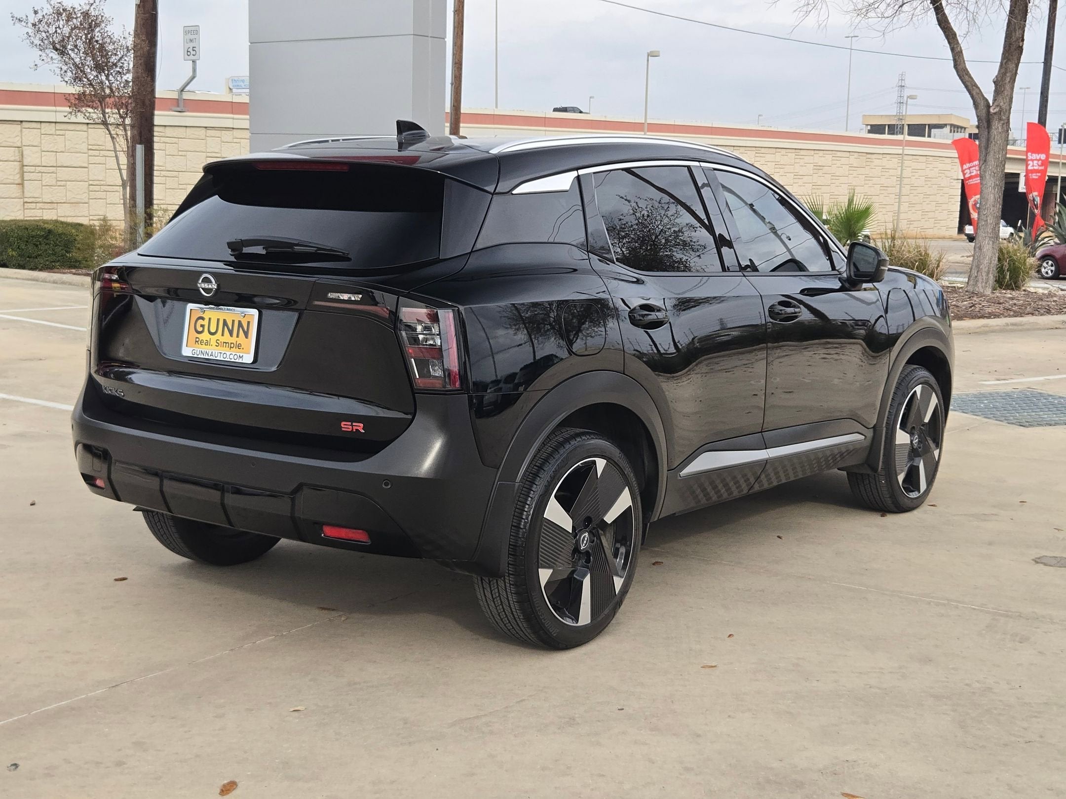 2025 Nissan Kicks SR