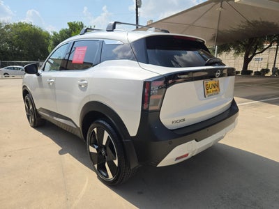 2025 Nissan Kicks SR