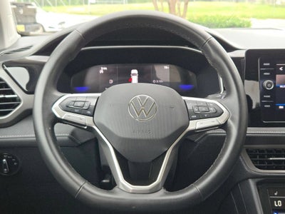 2025 Volkswagen Taos SE Black