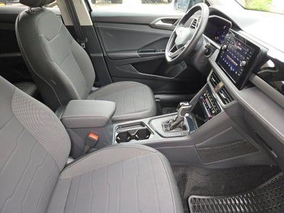 2025 Volkswagen Taos SE Black