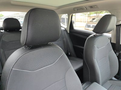 2025 Volkswagen Taos SE Black