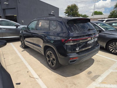 2025 Volkswagen Taos SE Black