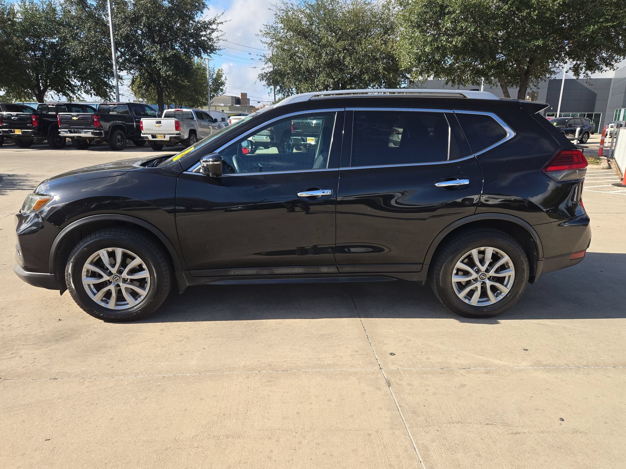 2017 Nissan Rogue SV