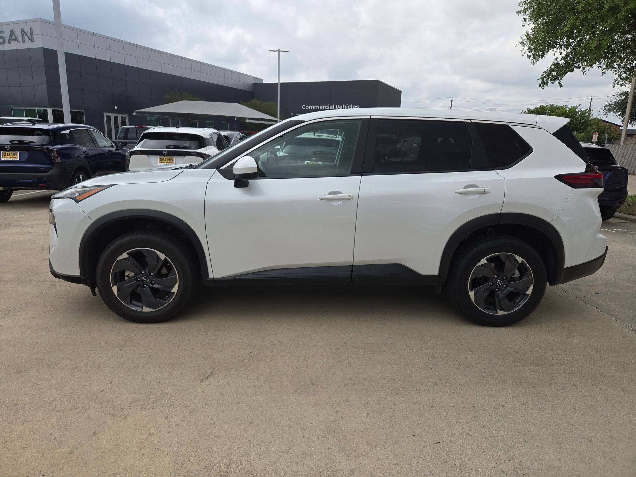 2025 Nissan Rogue SV