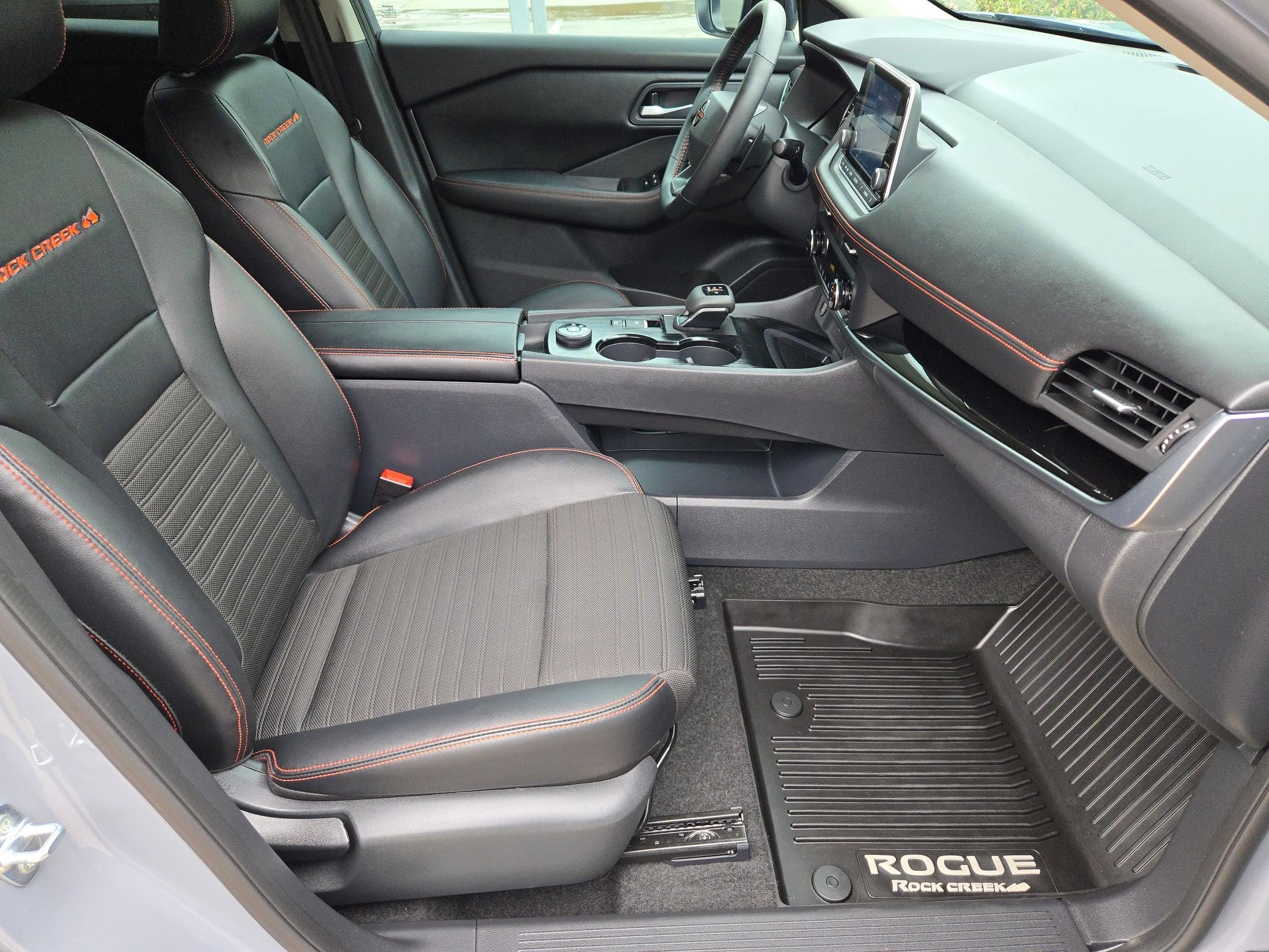 2025 Nissan Rogue Rock Creek®