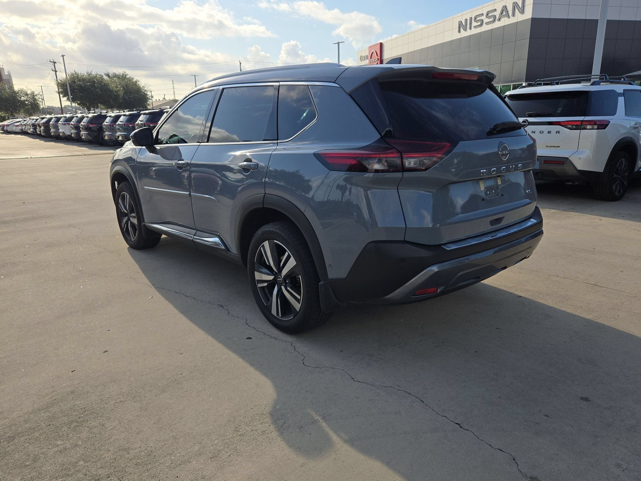 2023 Nissan Rogue SL