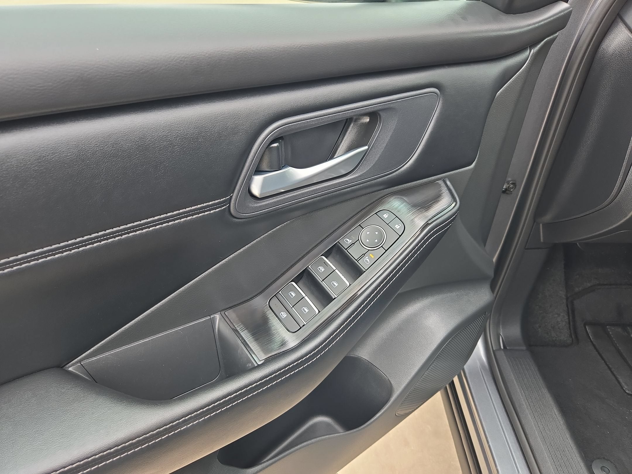 2026 Nissan Rogue SL