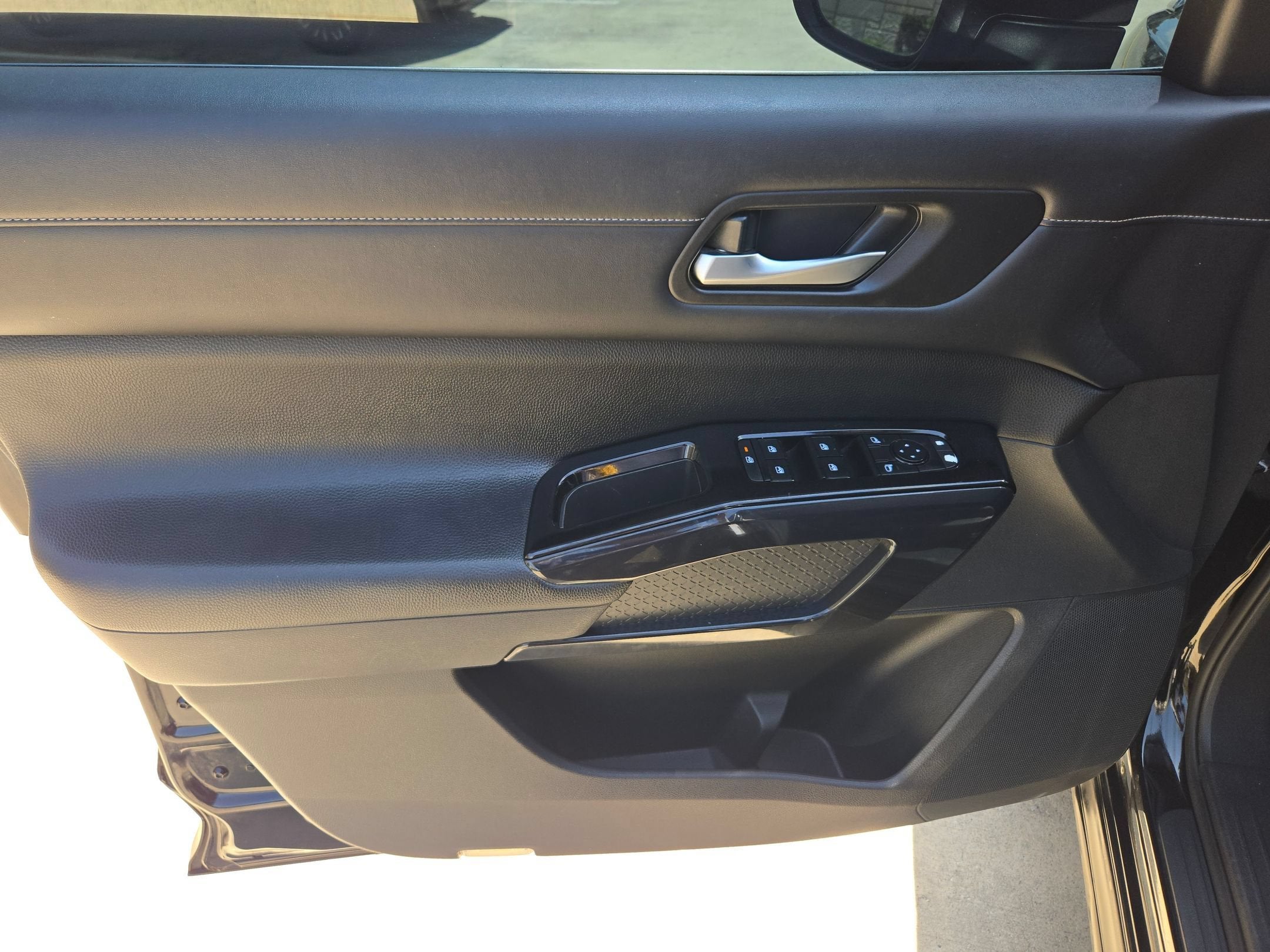 2022 Nissan Pathfinder S