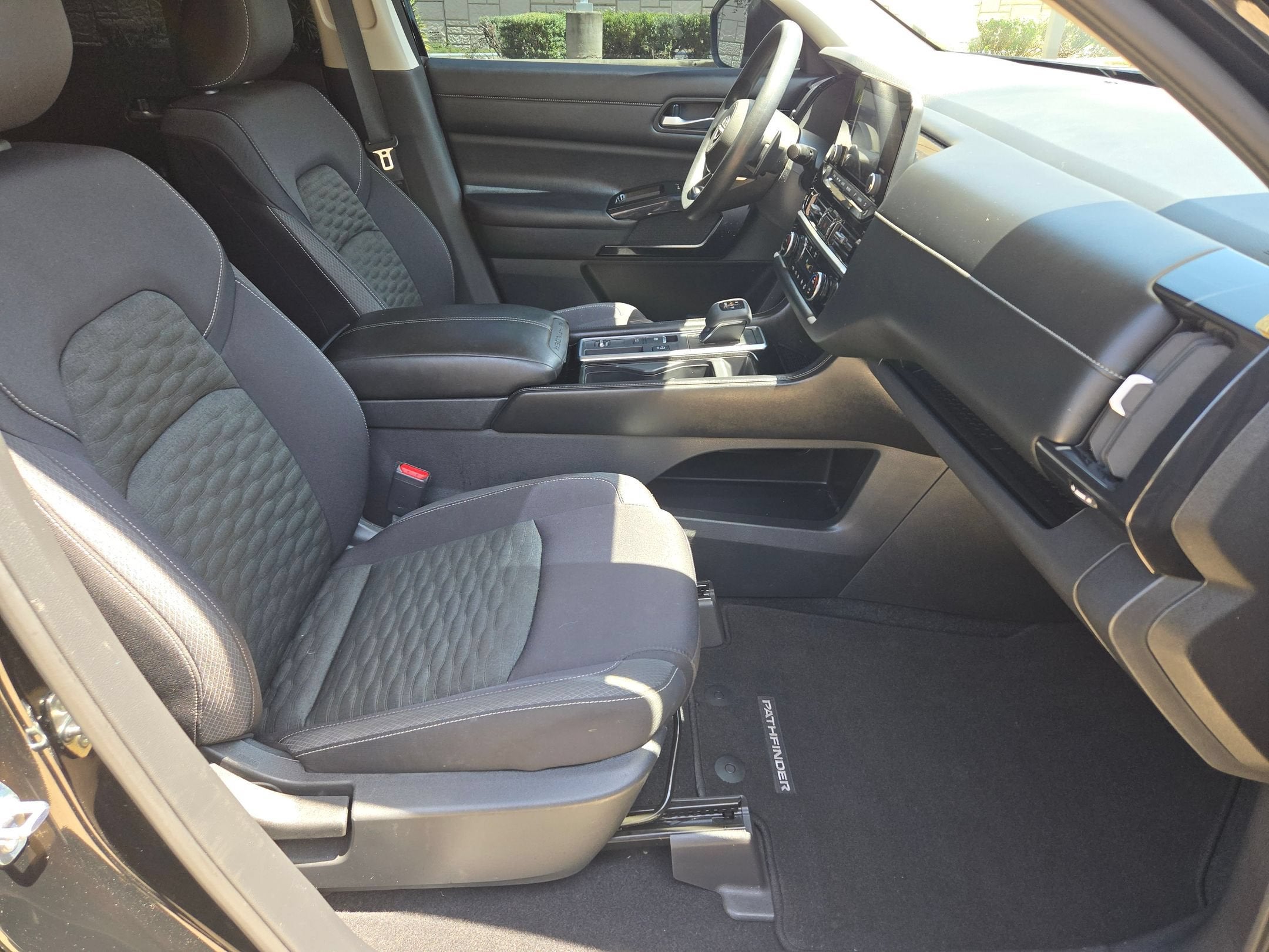 2022 Nissan Pathfinder S