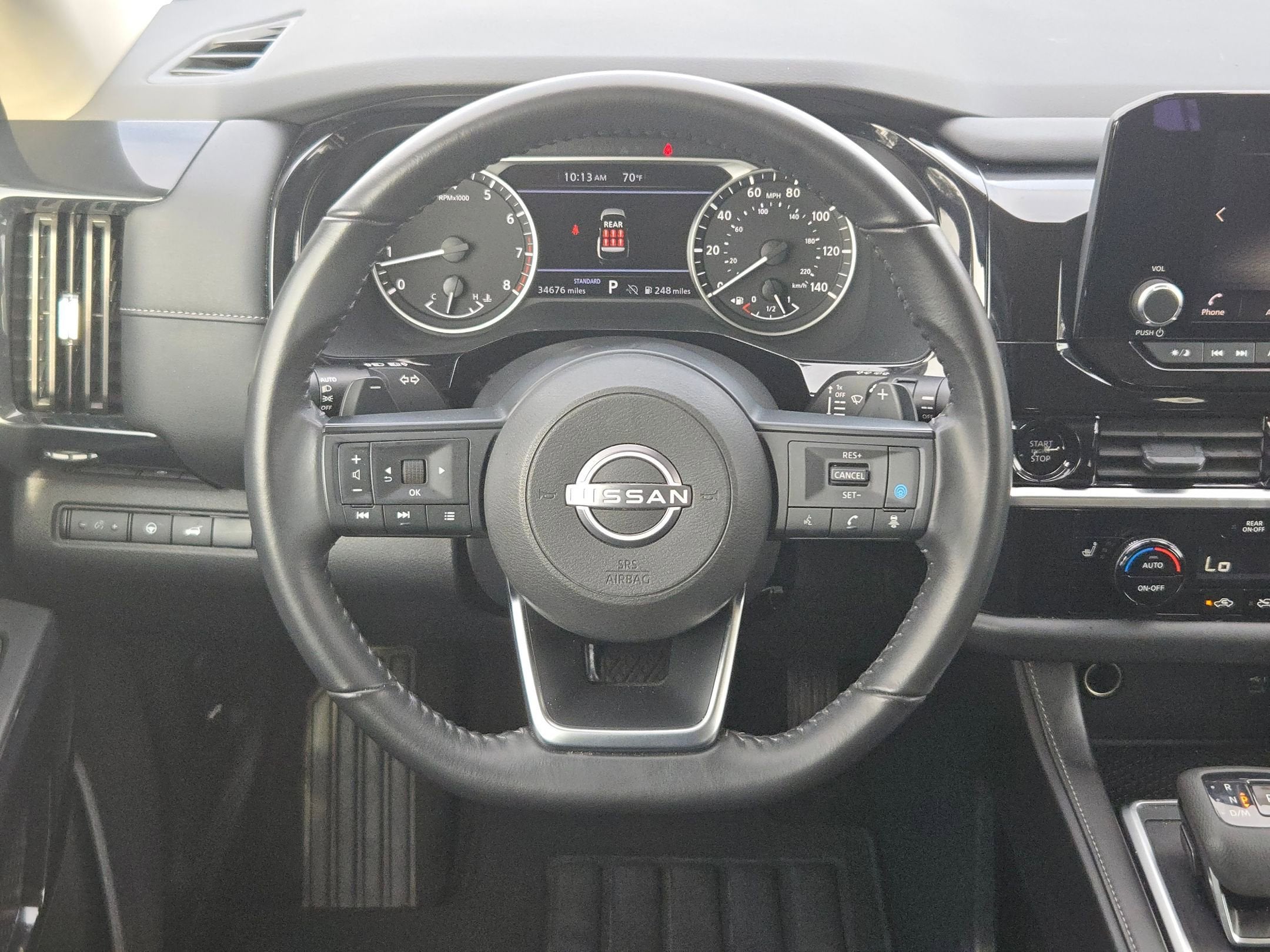 2025 Nissan Pathfinder SV