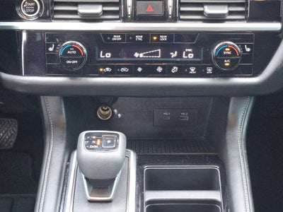 2023 Nissan Pathfinder SV