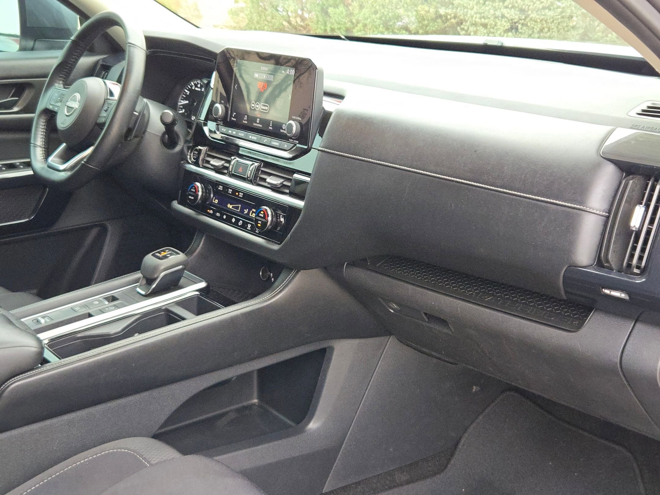 2023 Nissan Pathfinder SV