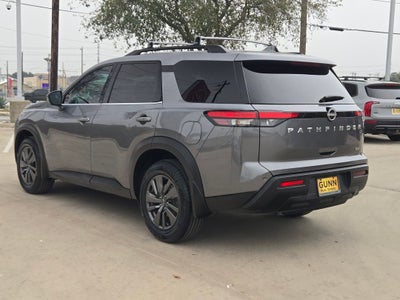 2023 Nissan Pathfinder SV