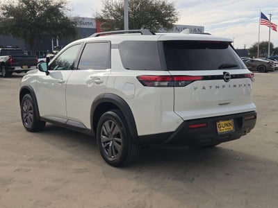 2025 Nissan Pathfinder SV