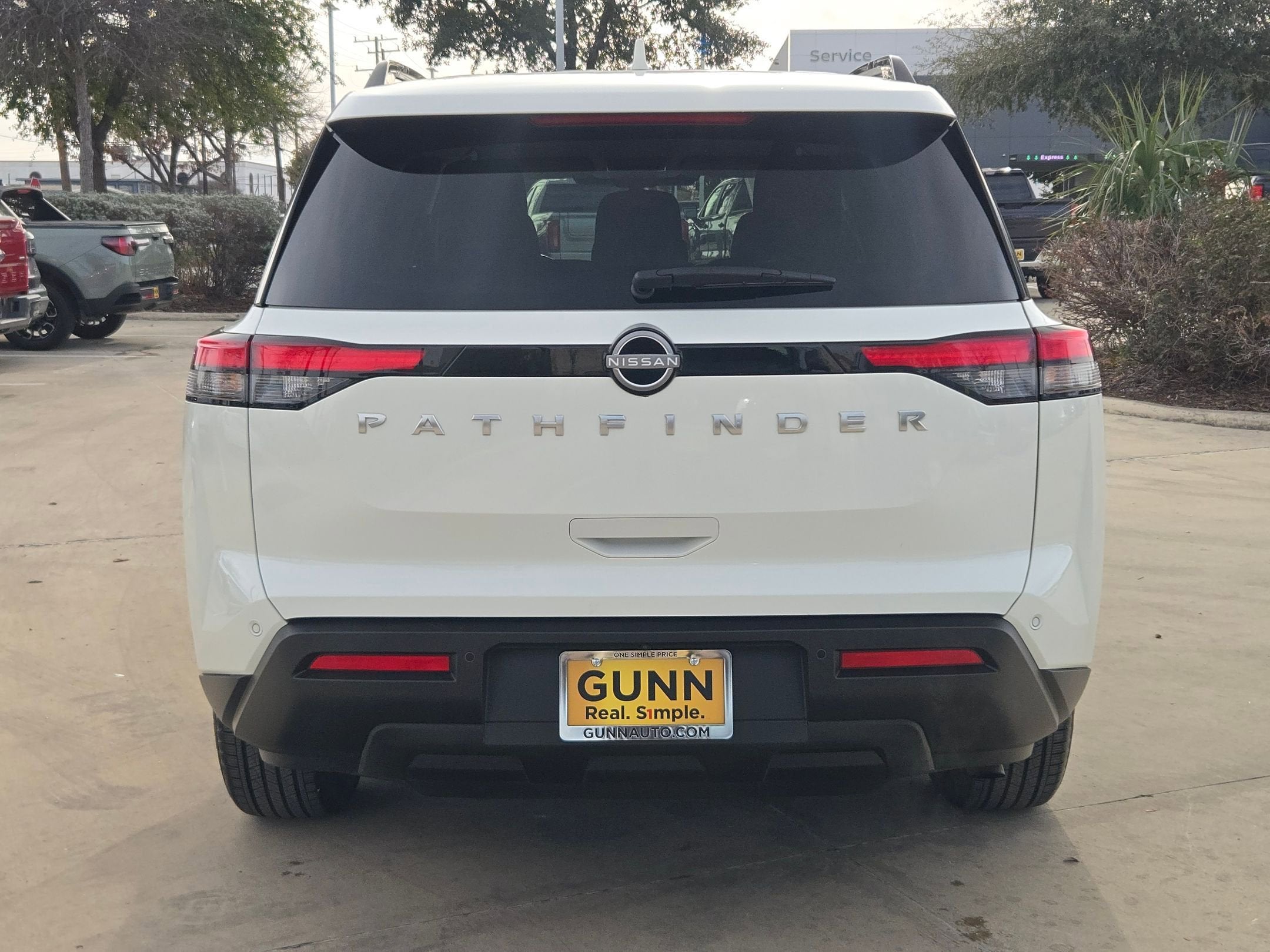 2025 Nissan Pathfinder SV