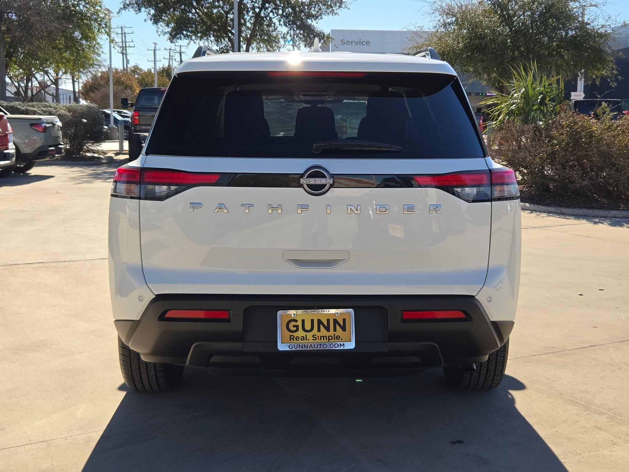 2025 Nissan Pathfinder SV