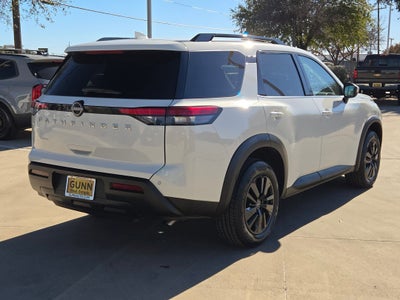 2025 Nissan Pathfinder SV
