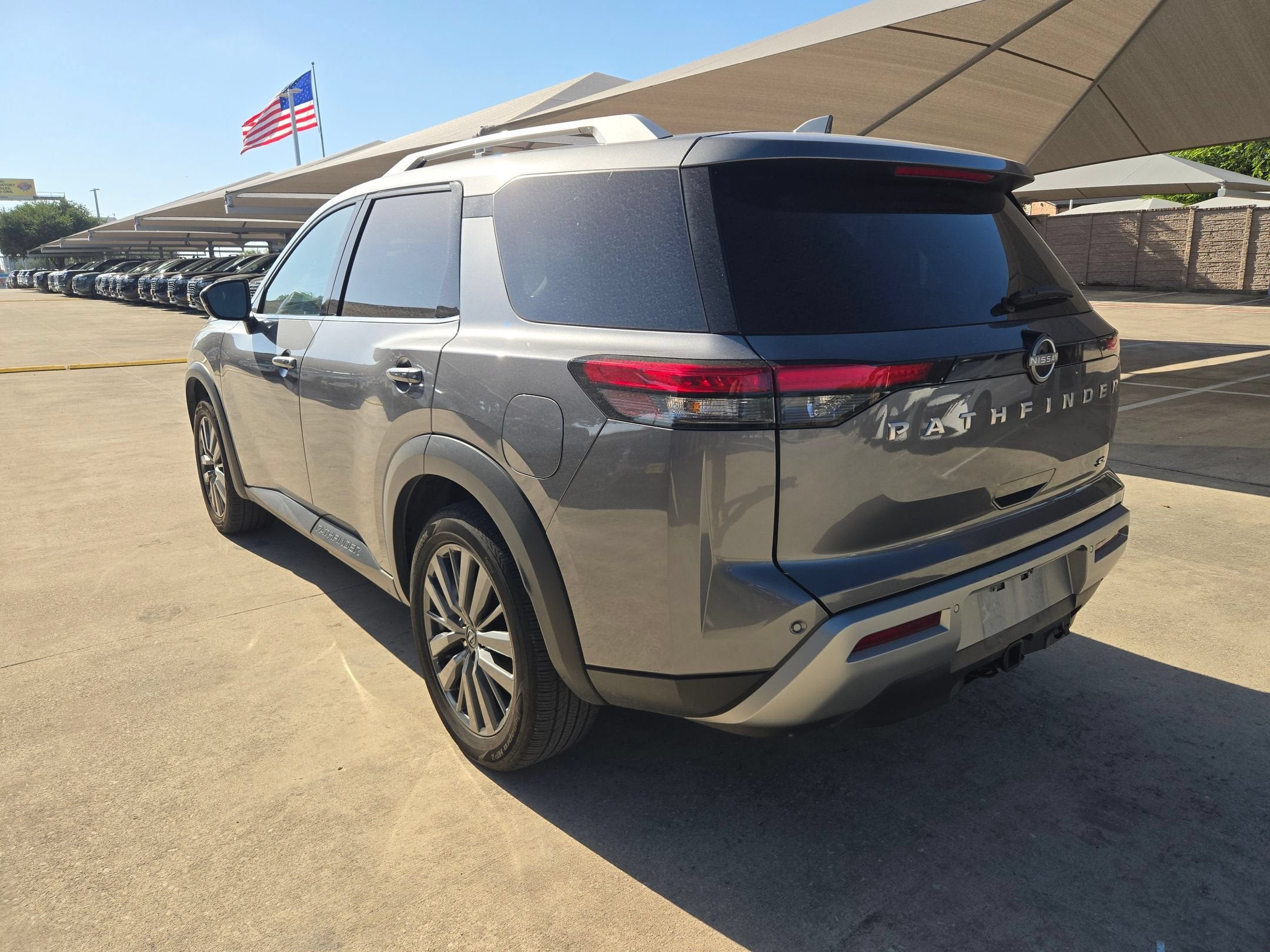 2025 Nissan Pathfinder SL