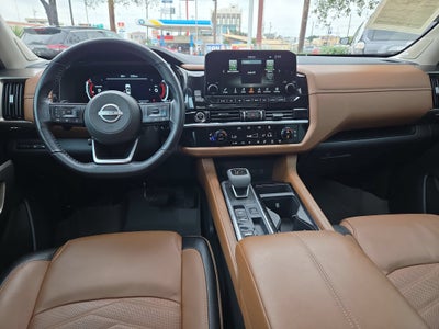 2024 Nissan Pathfinder Platinum
