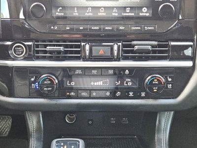 2023 Nissan Pathfinder Platinum