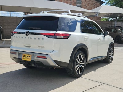 2023 Nissan Pathfinder Platinum