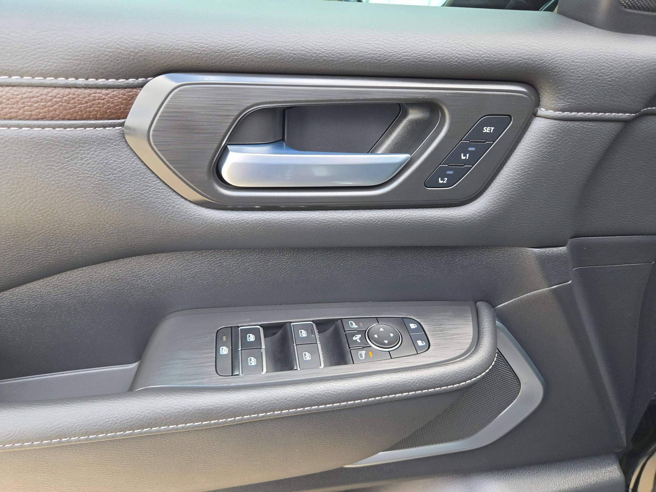 2025 Nissan Armada Platinum