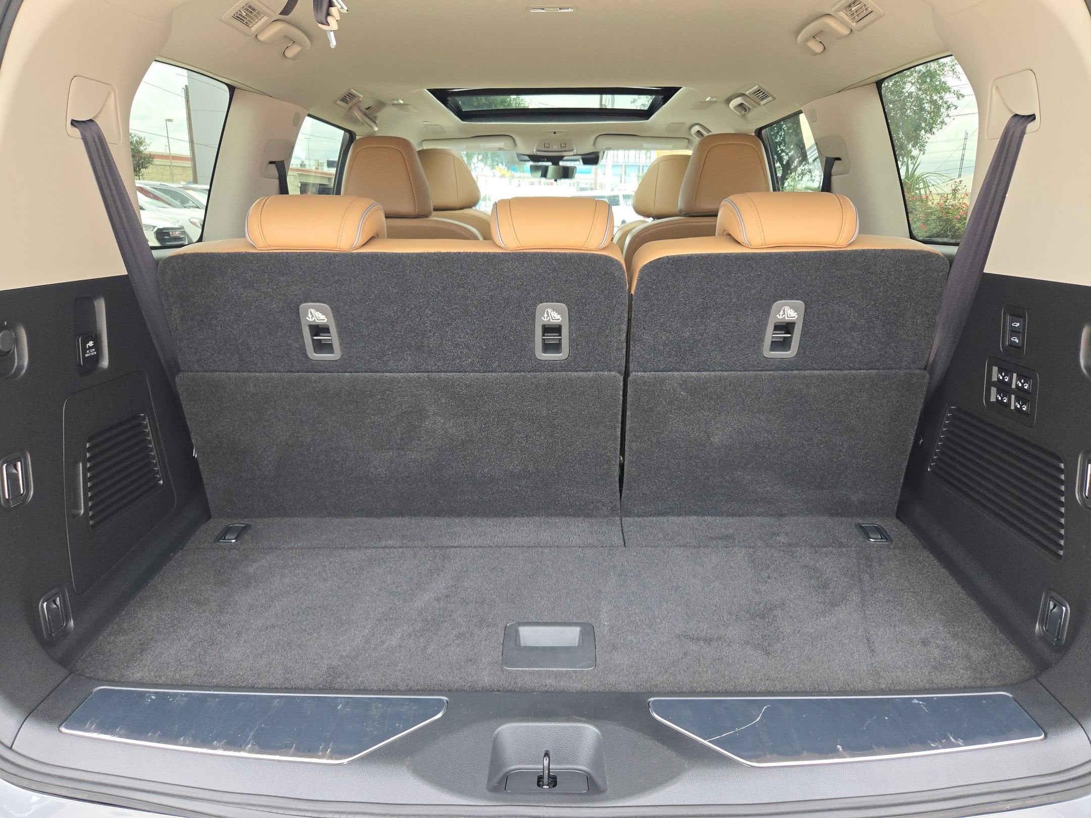 2025 INFINITI QX80 SENSORY