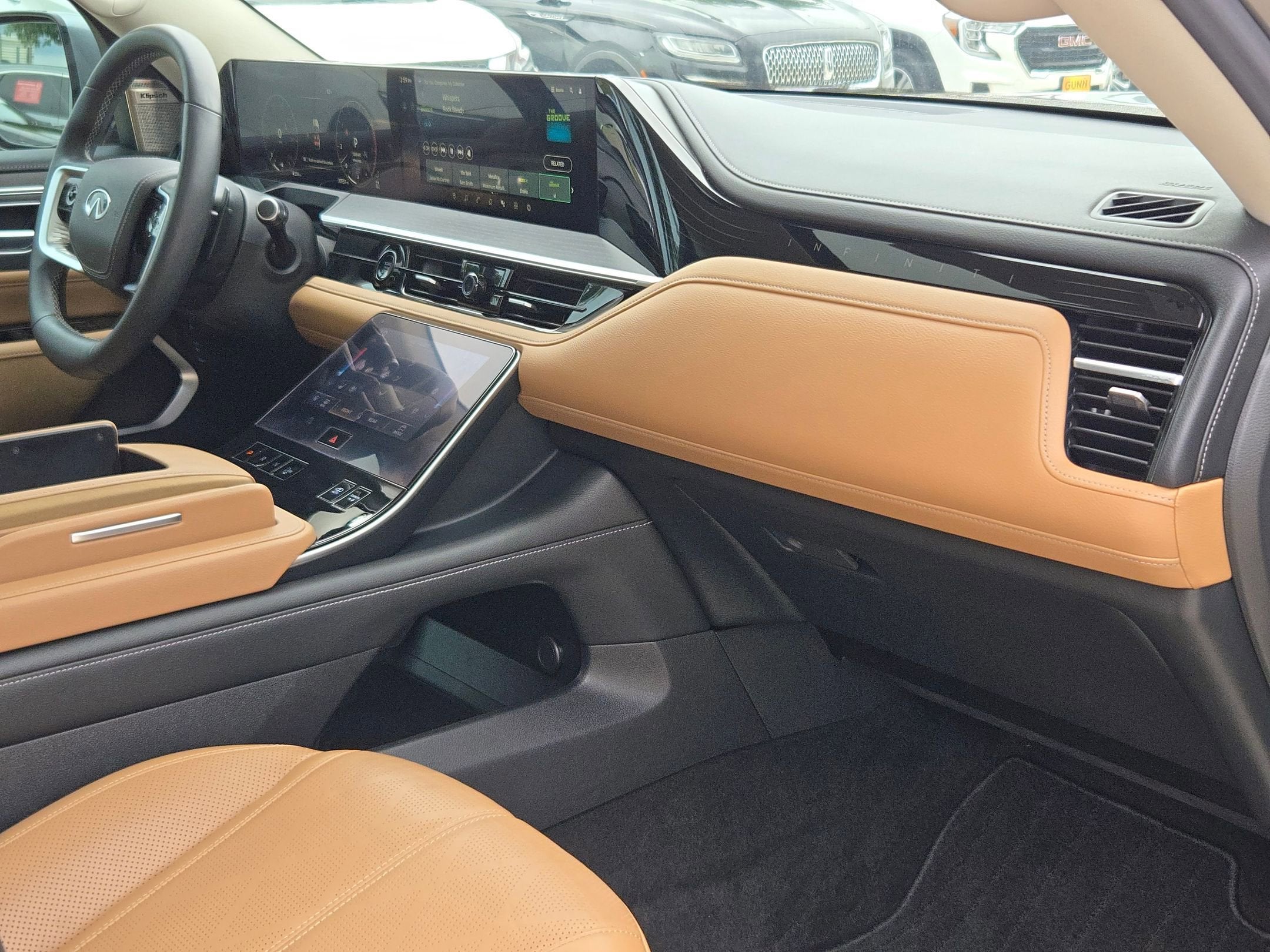 2025 INFINITI QX80 SENSORY