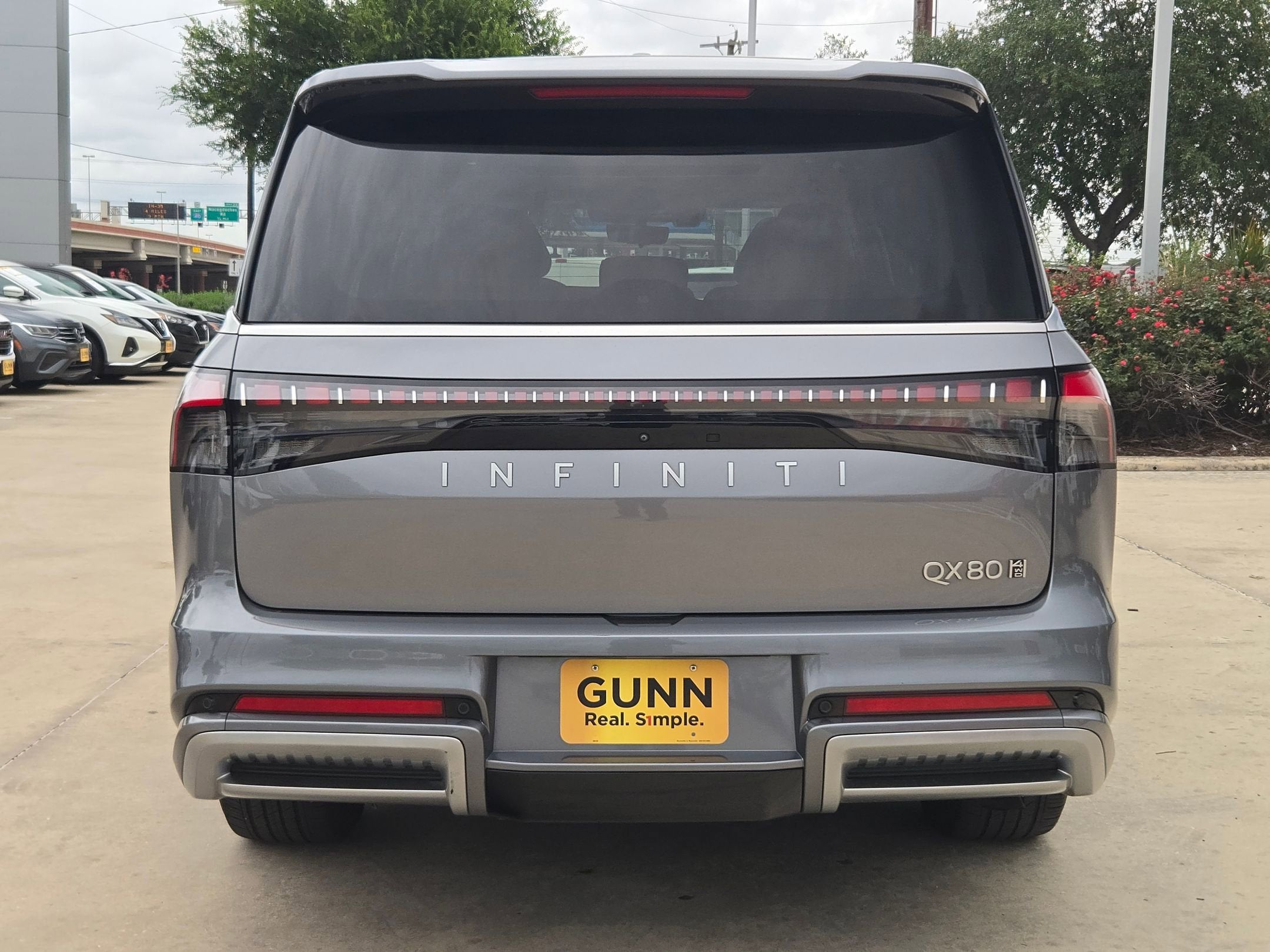 2025 INFINITI QX80 SENSORY