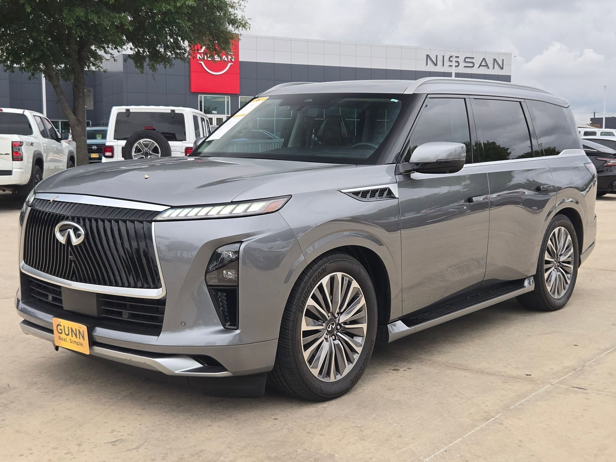 2025 INFINITI QX80 SENSORY
