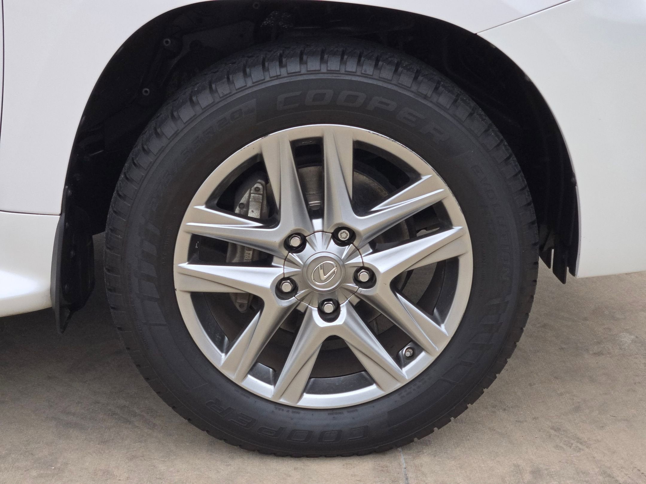 2014 Lexus LX 570 4WD 4dr