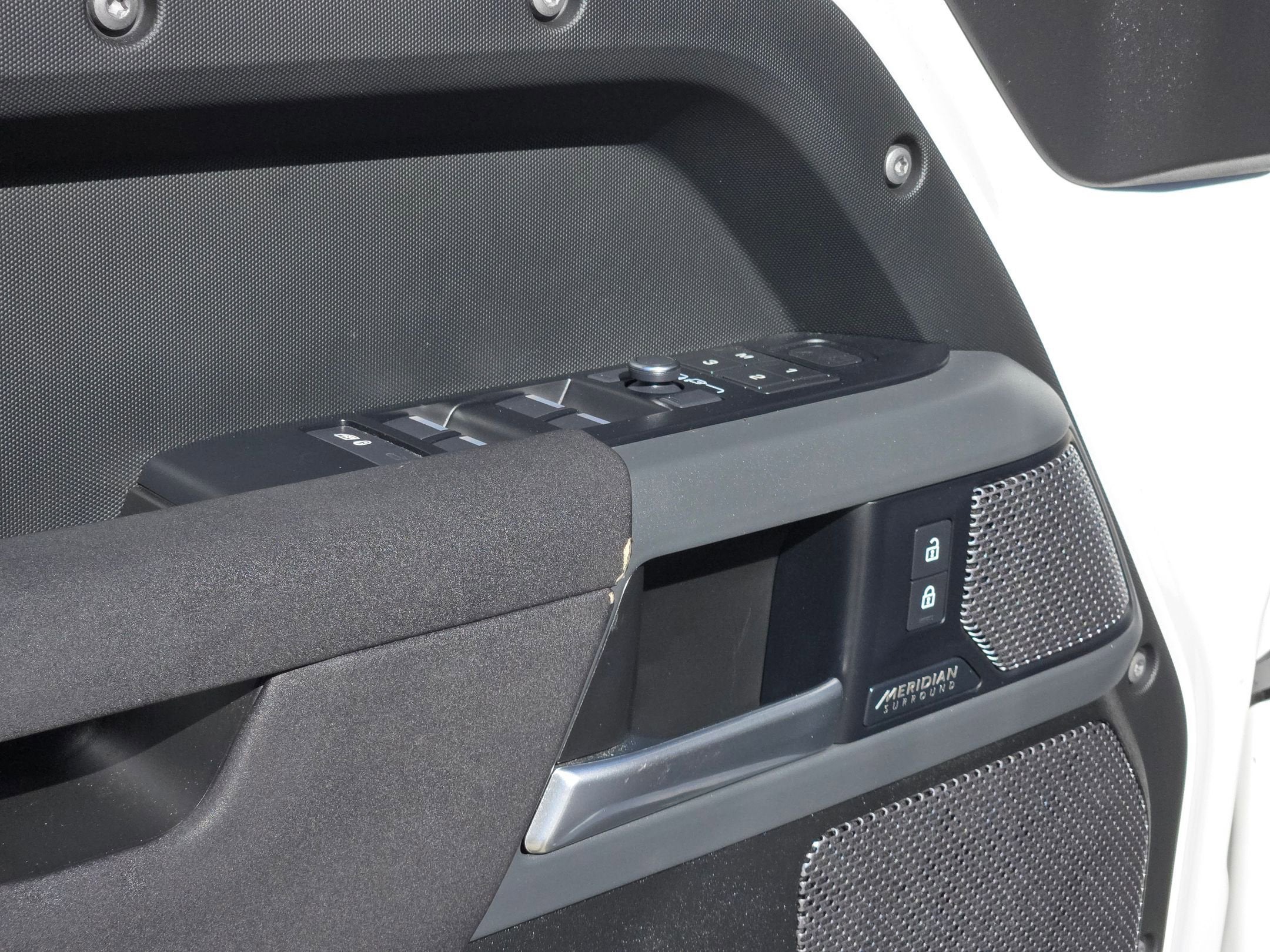 2022 Land Rover Defender X-Dynamic SE